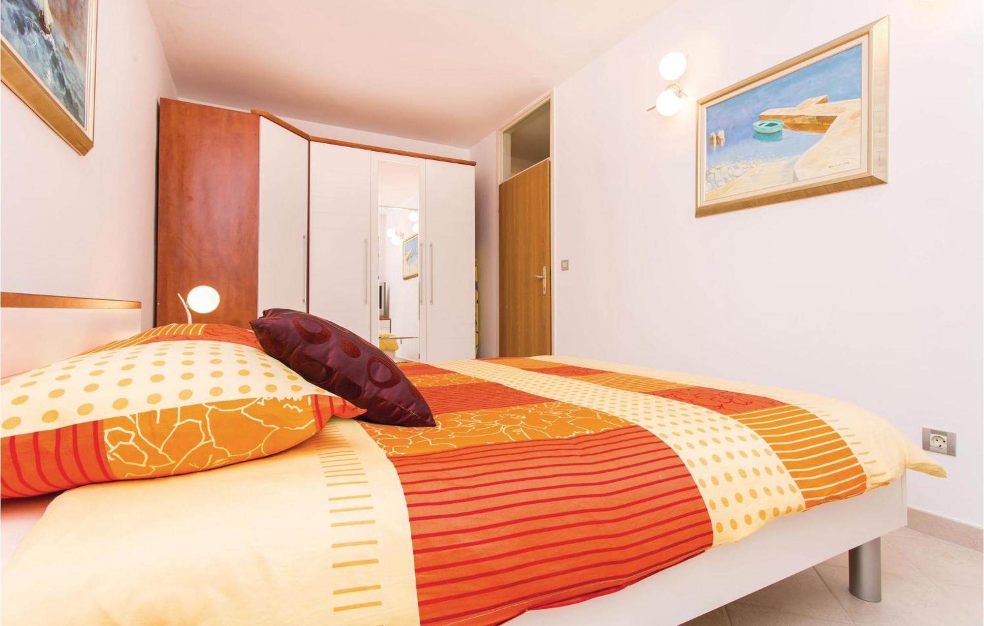 Amazing Apartment In Njivice With Wifi Εξωτερικό φωτογραφία