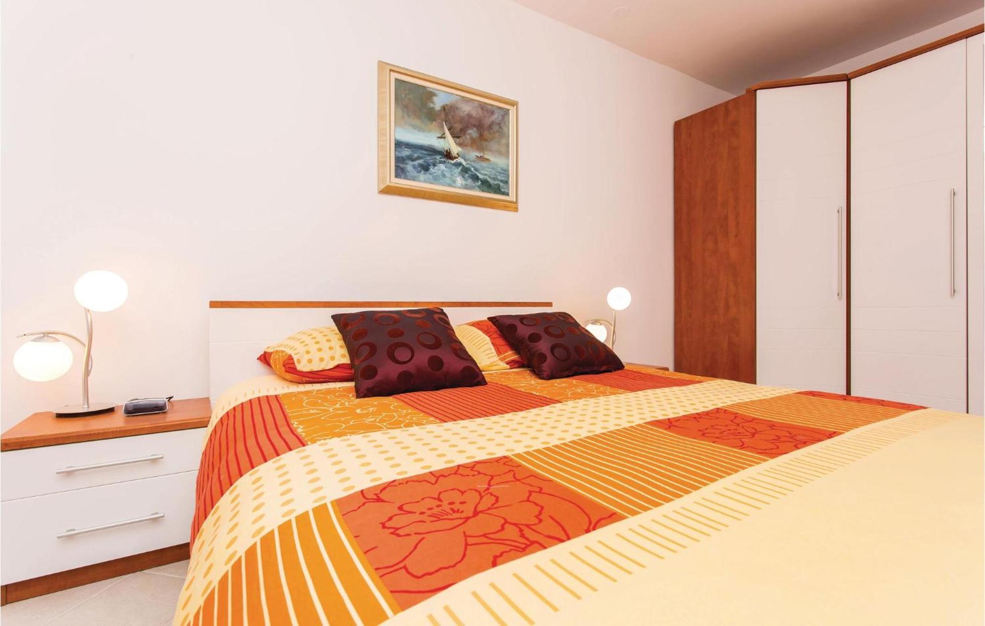 Amazing Apartment In Njivice With Wifi Εξωτερικό φωτογραφία