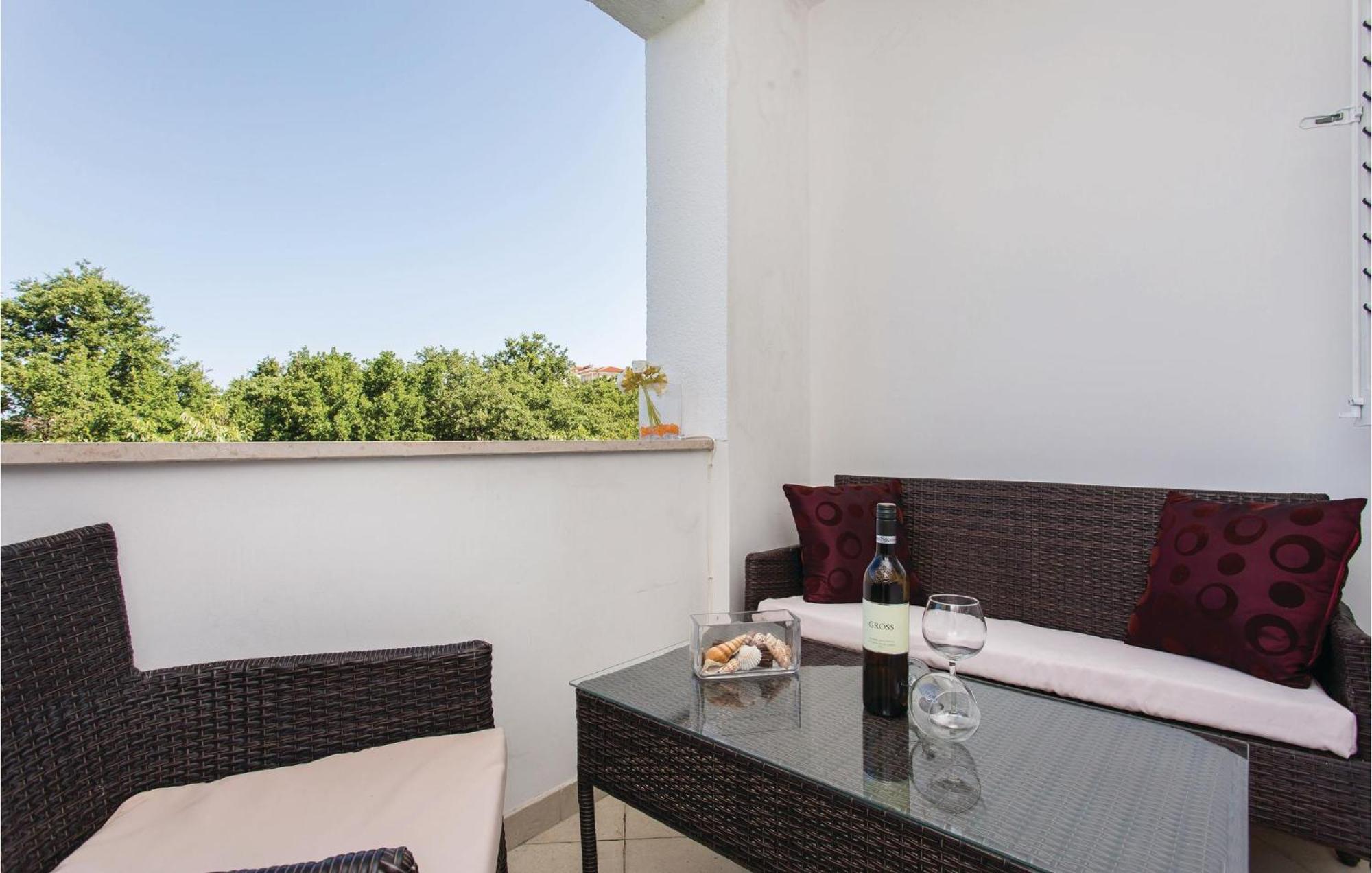 Amazing Apartment In Njivice With Wifi Εξωτερικό φωτογραφία